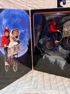 NECA- E.T.  &  Elliott With Bicycle Figure-  E.T. 40th Anniversary